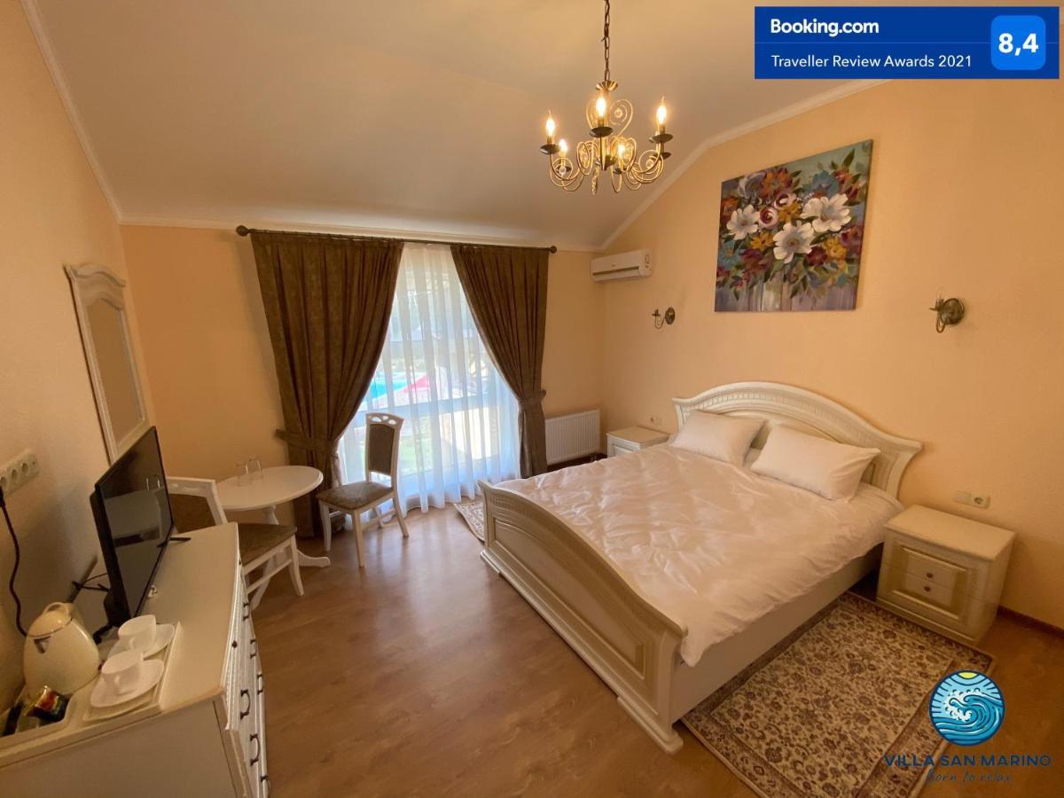 Villa San Marino Ворзель Экстерьер фото